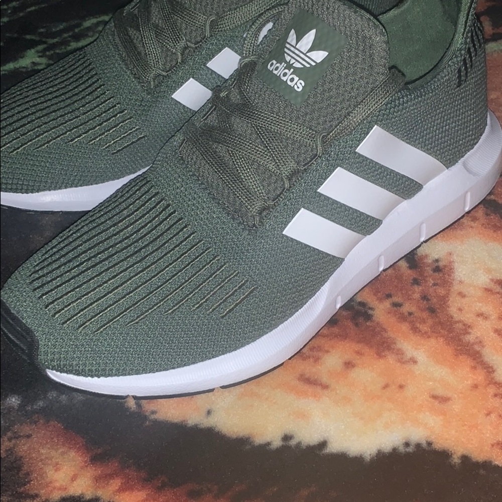 👓Adidas Swift Run Olive👓